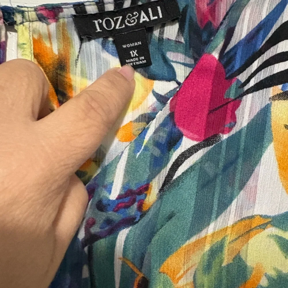 Roz & Ali Multicolor Floral Blouse - Picture 5 of 6